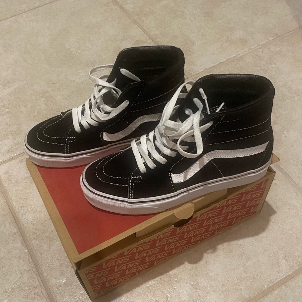 Vans Hightops Mens Size 6 Black suede